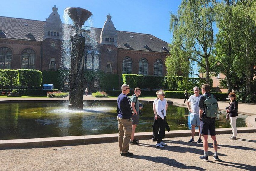 Private Walk & Canal Tour: CPH & Royal Change of the Guards 2