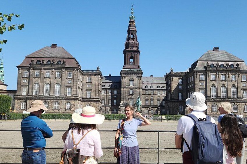 Private Walk & Canal Tour: CPH & Royal Change of the Guards 5