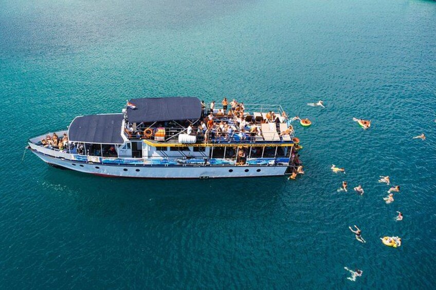Split: Blue Lagoon & Šolta Full Day Cruise – 3 Islands Experience 5
