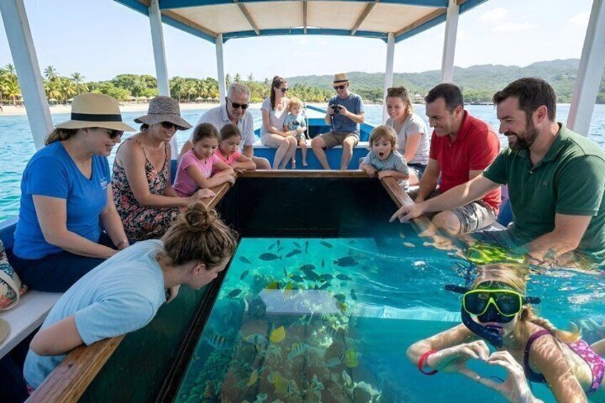 Glass Bottom Boat & Snorkeling Tour in Sosúa, Puerto Plata 1