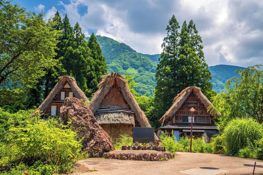 Shirakawago and Kanazawa from Tokyo 1