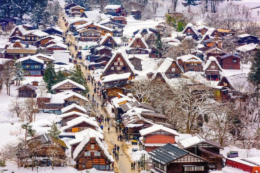 Shirakawago and Kanazawa from Tokyo 5