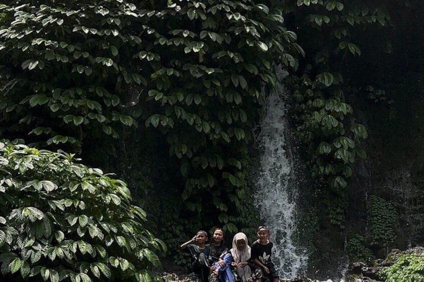 Lombok Group Tour | Waterfalls, Jungle Trek & Cultural Experience 2