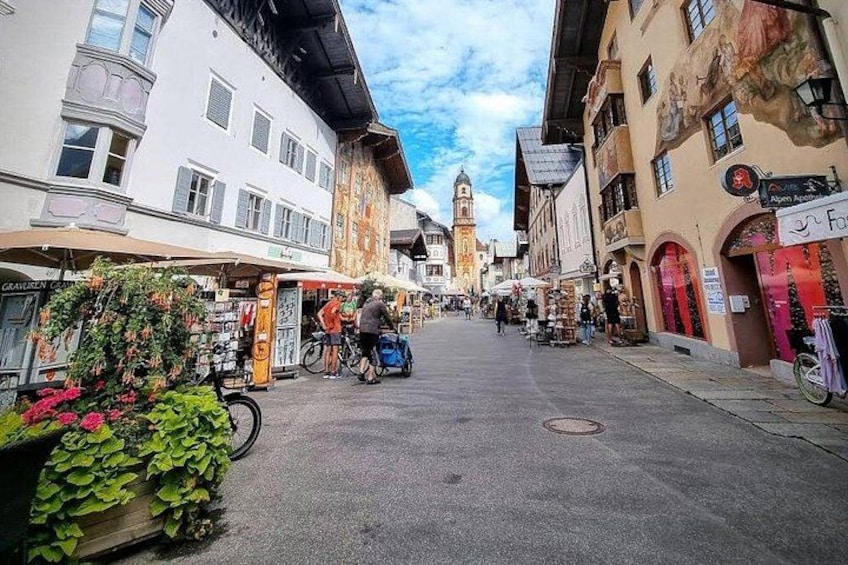 Private Tour: Munich to Zugspitze with flexible 2H Stop 4