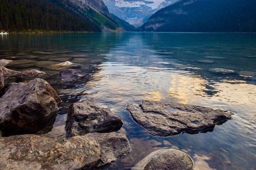 Canmore/Banff: Sunrise Moraine Lakes & Louise Adventure Tour 2