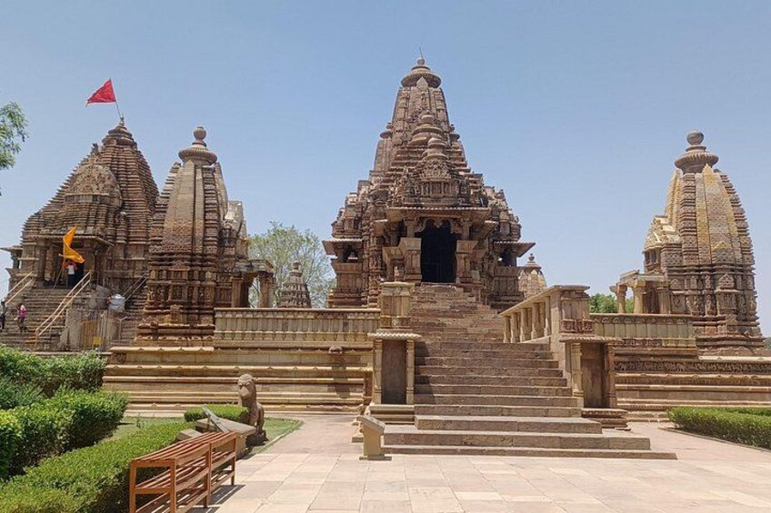 Khajuraho Western Temple Complex – A Masterpiece of Sacred Architecture. 3