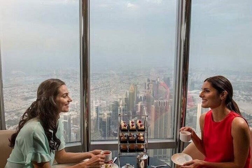 Burj Khalifa Sky Experience with Rooftop Dining – Dubai’s Most Iconic View 2