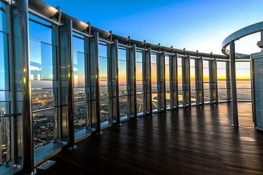 Burj Khalifa Sky Experience with Rooftop Dining – Dubai’s Most Iconic View 5