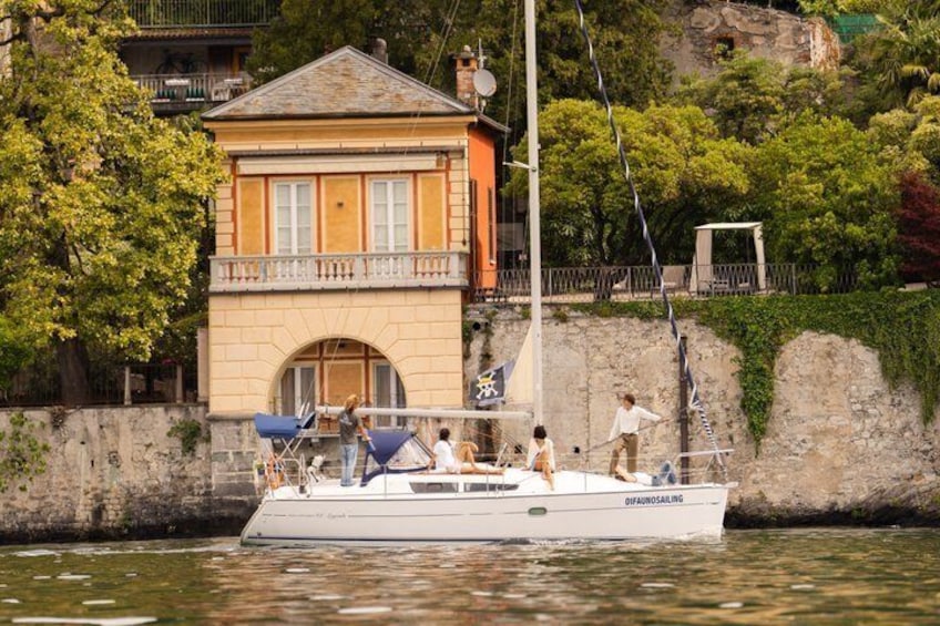 Lake Como PRIVATE Boat Tour Aperitivo & Prosecco Included 3
