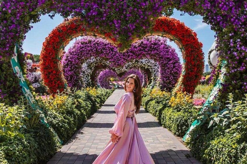 Half Day Dubai City Tour with Miracle garden 1