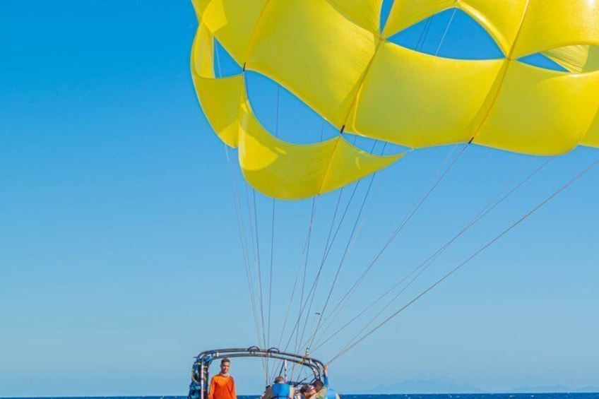 Roatan Parasailing Adventures & Tours at West Bay Beach 5