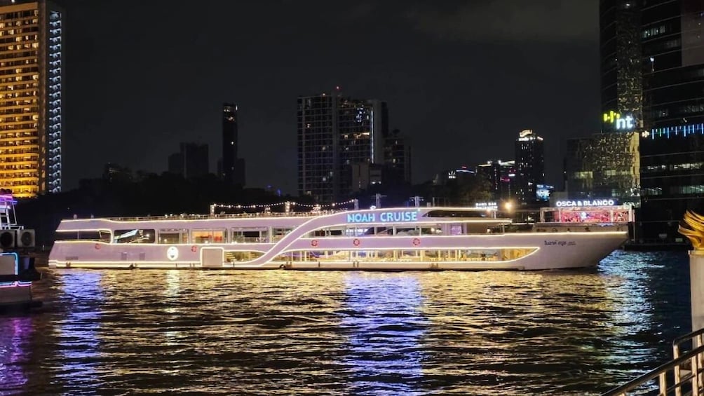 Noah Cruise in Bangkok 3