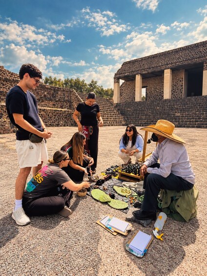 Teotihuacan beyond the pyramids, human connections 1