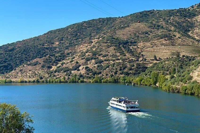Shared Porto wine Tour By Minivan And Train 1