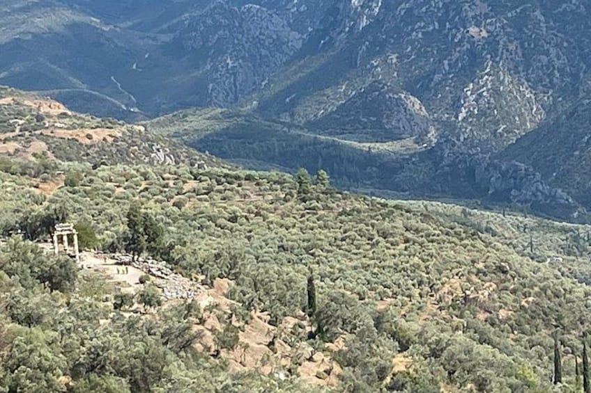Delphi to Meteora and Thermopylae Tour 3