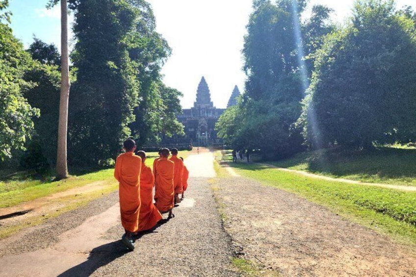 2 Day Private Tour Angkor Wat & Beng Mealea & Koh Ker 2
