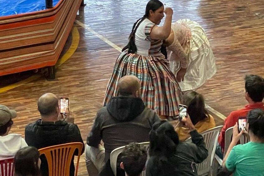 La Paz: Queens of the Ring, Cholitas Wrestling 1