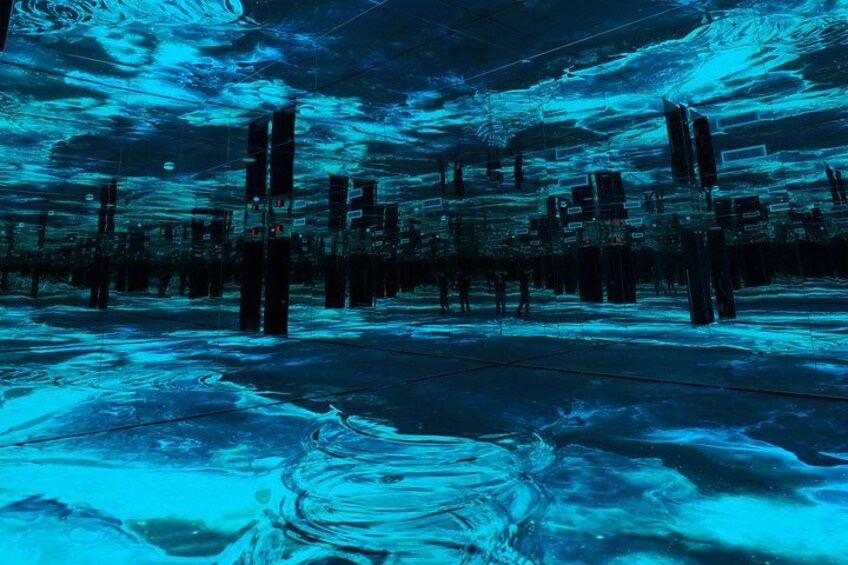 Infinity Museum Las Vegas: Immersive Mirror and Light Experience 3