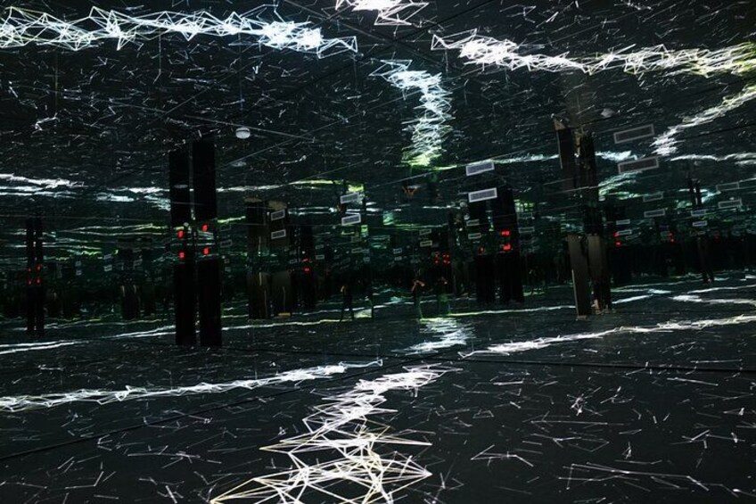Infinity Museum Las Vegas: Immersive Mirror and Light Experience 2