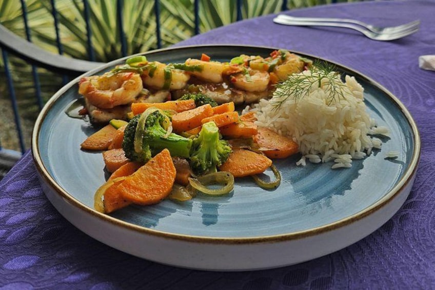 A fusion of authentic flavors with a gourmet twist.
Full strong dish, colorful and prepared with fresh ingredients. 2