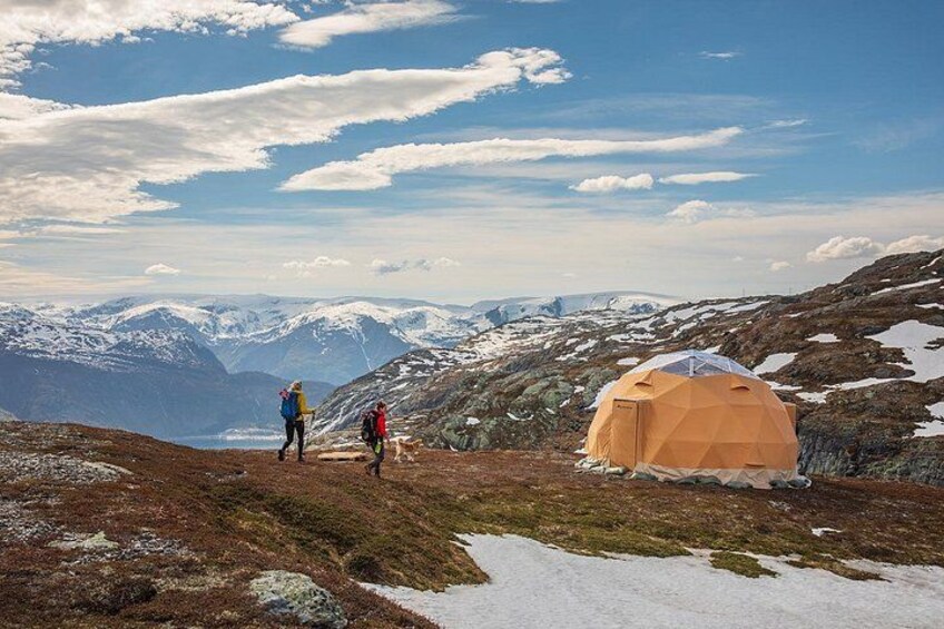 Trolltunga Sunset Overnight Glamping 4