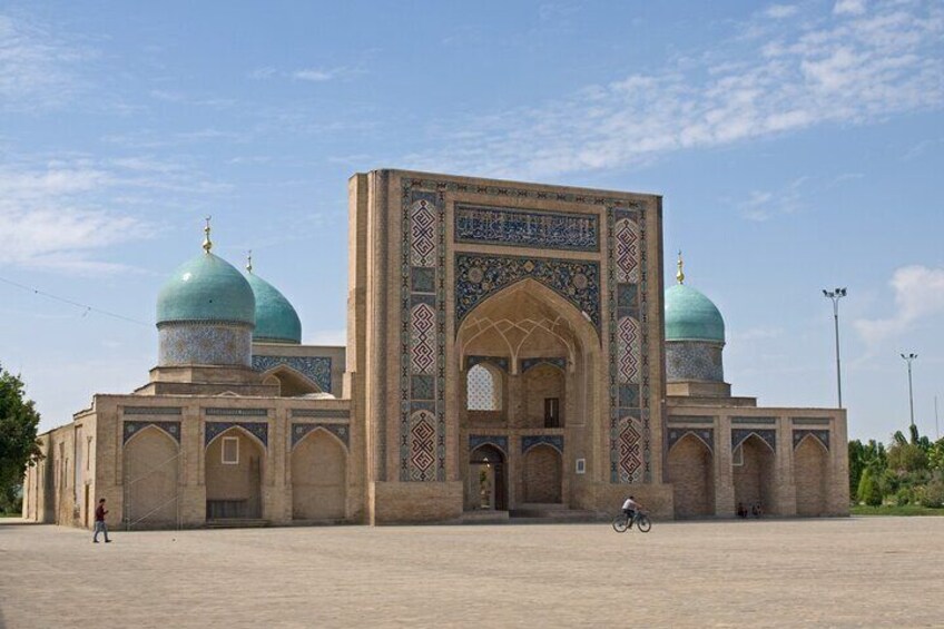 Tashkent Private City Tour by Professional Guide with Car 2