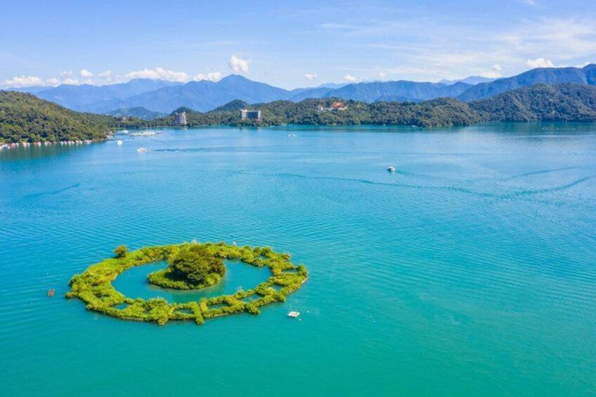 Sun Moon Lake Private Tour with Scenic Boat Cruise form Taipie 3
