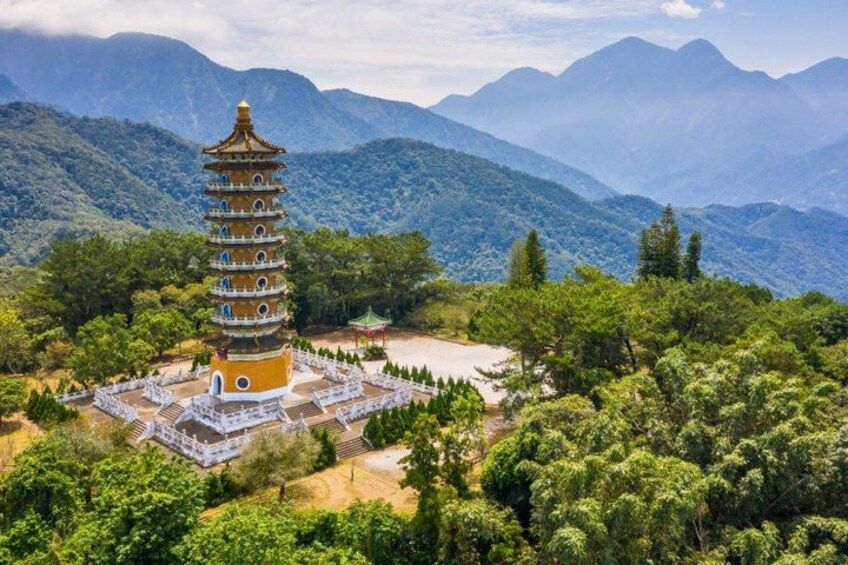 Sun Moon Lake Private Tour with Scenic Boat Cruise form Taipie 2
