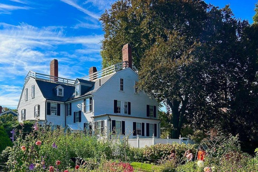Haunted Salem: Witch Trials and Ghosts Tour 3
