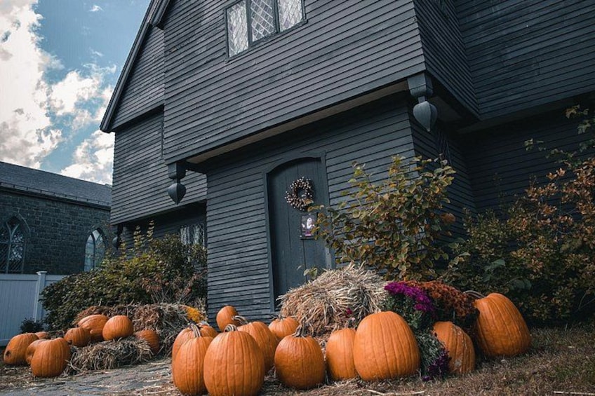 Haunted Salem: Witch Trials and Ghosts Tour 2