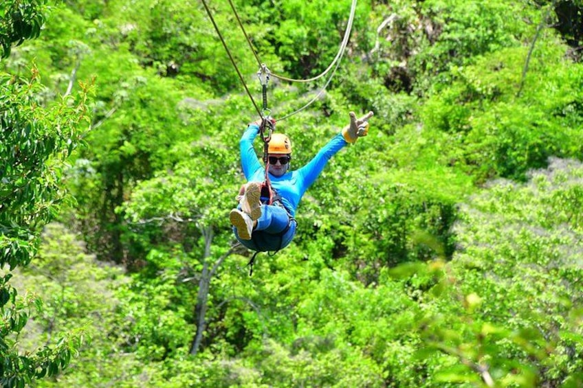 Explore Roatan with Zipline Wildlife and Beaches 1