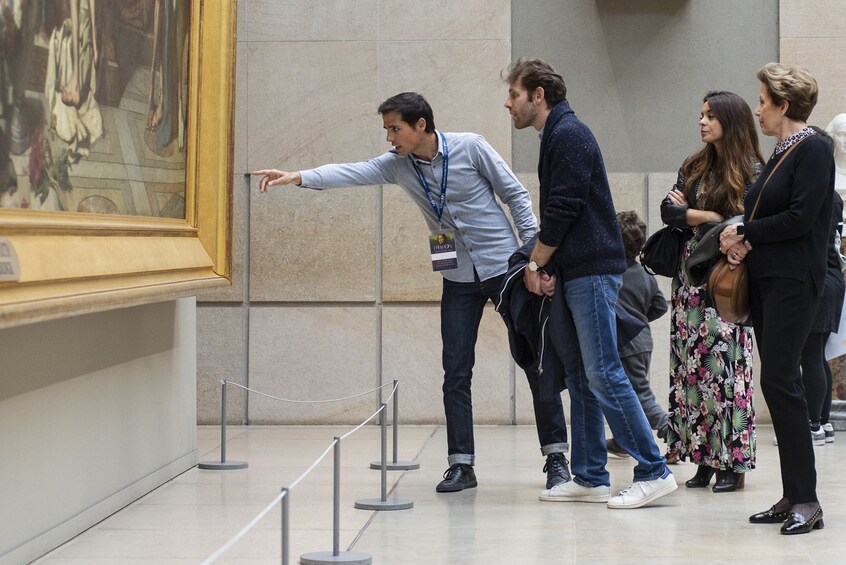 Skip-the-Line Louvre - Small Group with Expert Tour Guide