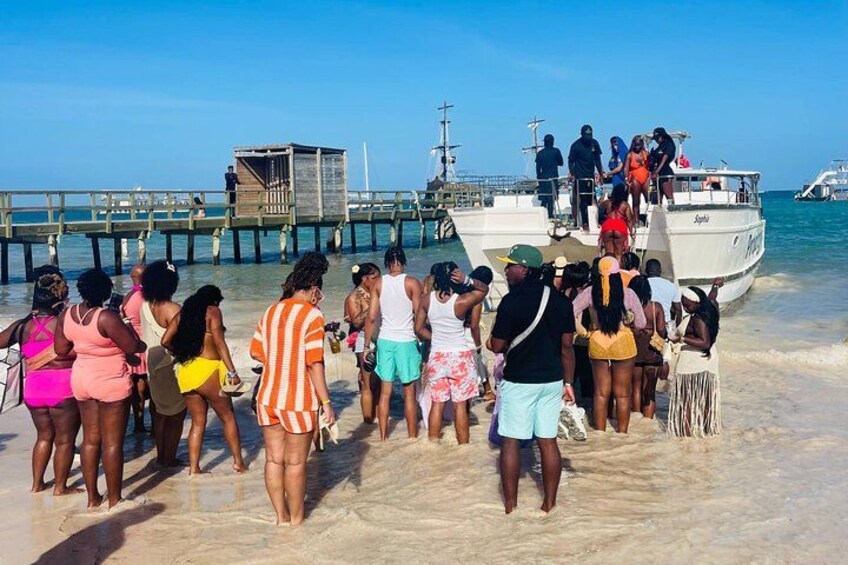 Exclusive Hip Hop Punta Cana Party Boat with Open Bar *Only Adult 3