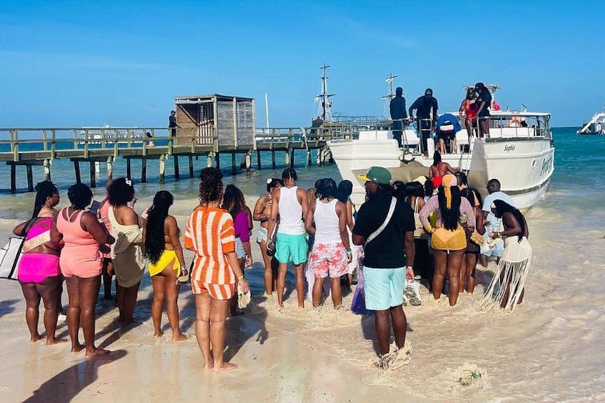 Exclusive Hip Hop Punta Cana Party Boat with Open Bar *Only Adult 4