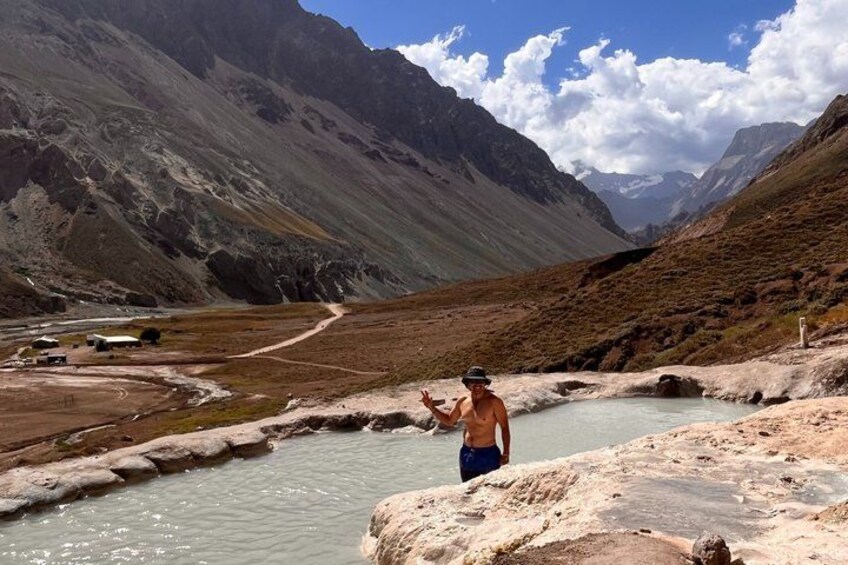 Adventure 4x4 hot springs with Chilean barbecue in the mountains. 5