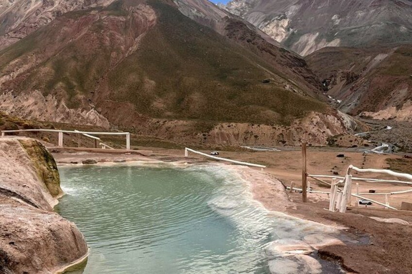 Adventure 4x4 hot springs with Chilean barbecue in the mountains. 3
