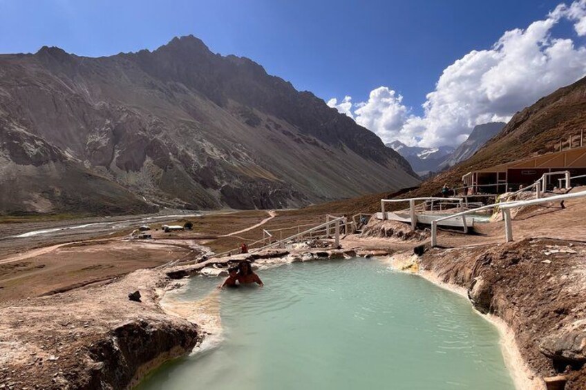 Adventure 4x4 hot springs with Chilean barbecue in the mountains. 1