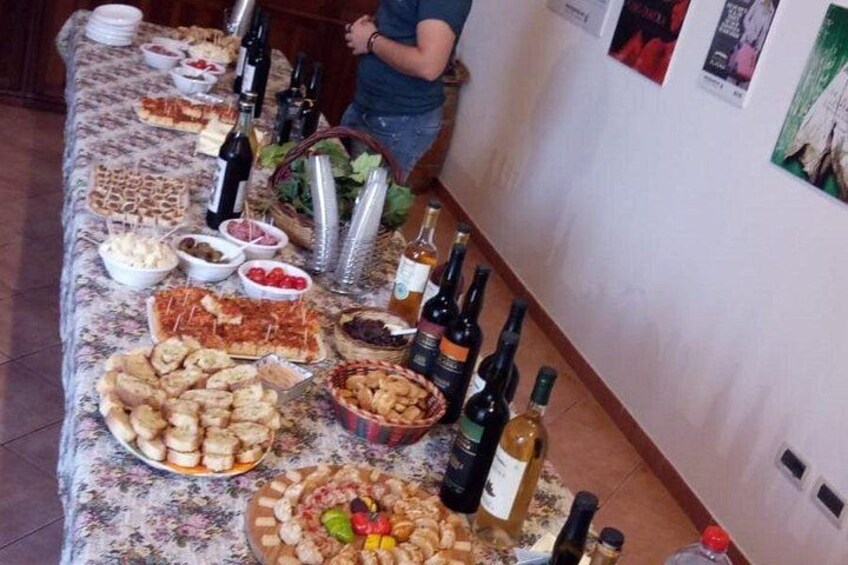 Reinforced Typical Food and Wine Tasting 5