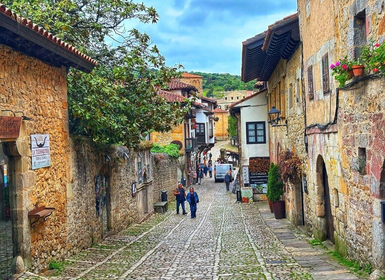 Picture 1 for Activity Santillana del Mar & Altamira Museum Guided Tour 2