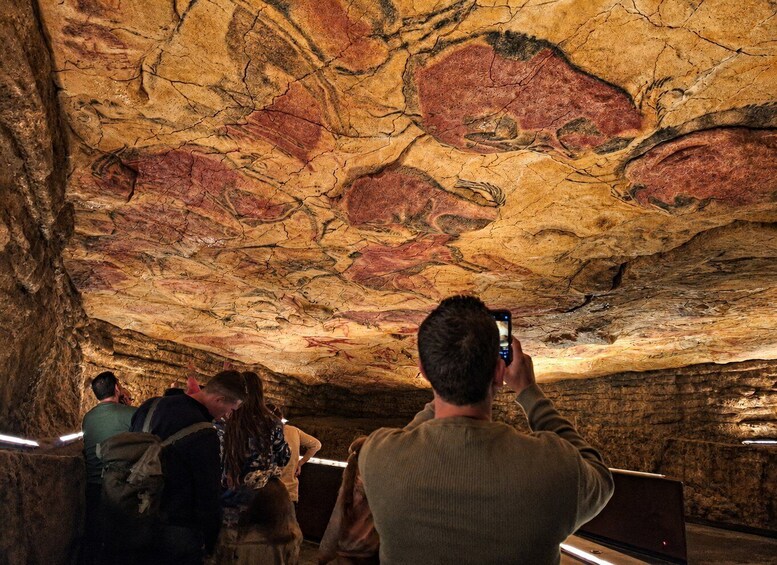Santillana del Mar & Altamira Museum Guided Tour 4