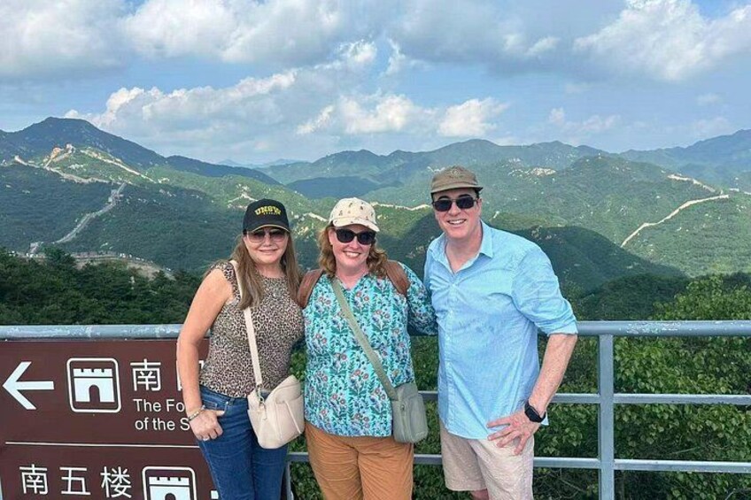 BusDa: Group/Private Round-trip Transfer to Great Wall of China 4
