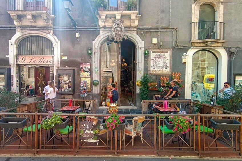 Etna Wine Tasting with Local Food Bites in Catania 1