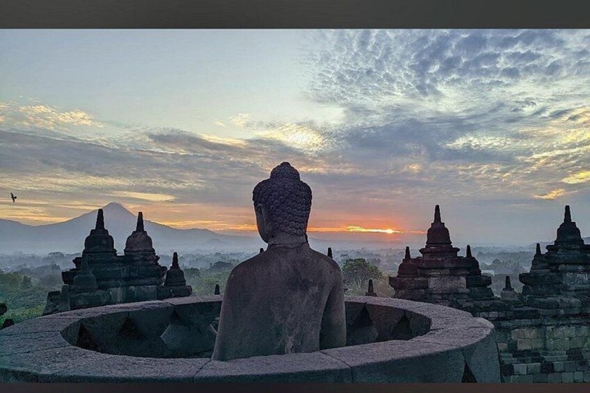Borobudur Sunrise CLIMB at temple and Prambanan tour 1 Day Tour 4