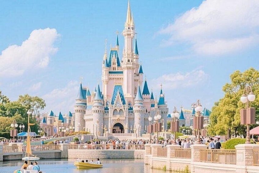 Winter magic: Shanghai Disneyland for festive fun(pick up opt) 4