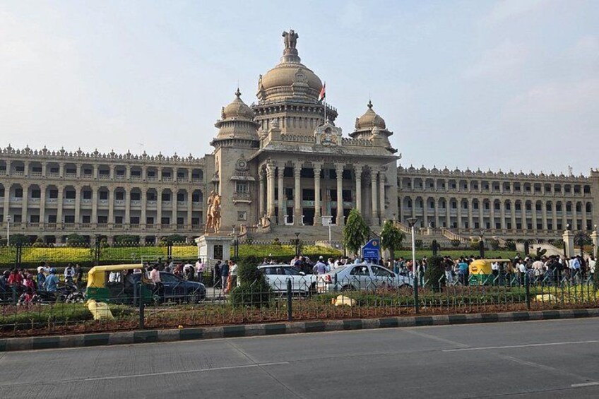 Vidhana Soudha 4