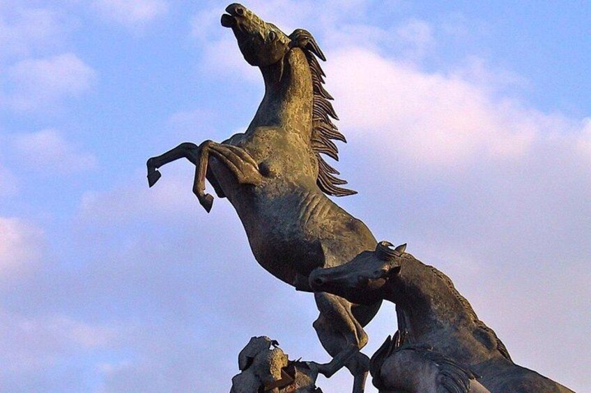 Vigo Heritage - Maritime History, Iconic Streets & Local Cuisine 1