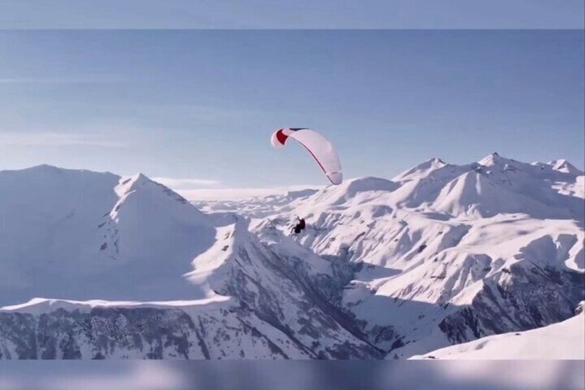 Tandem Paragliding Flight in Gudauri with Certified Pilot 3