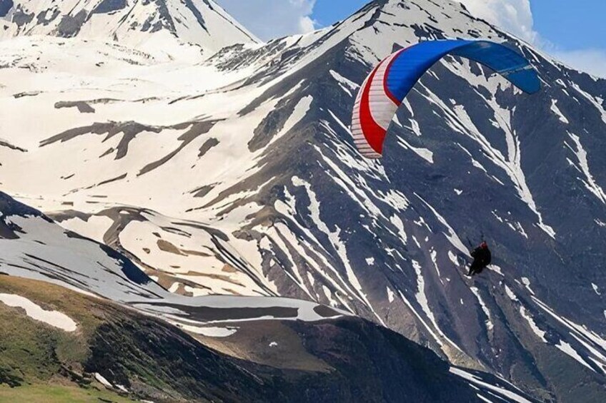 Tandem Paragliding Flight in Gudauri with Certified Pilot 5