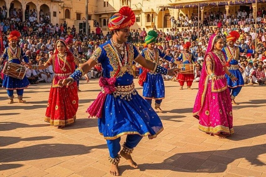 Uno spettacolo di danza tradizionale con ballerini in costumi colorati. 2