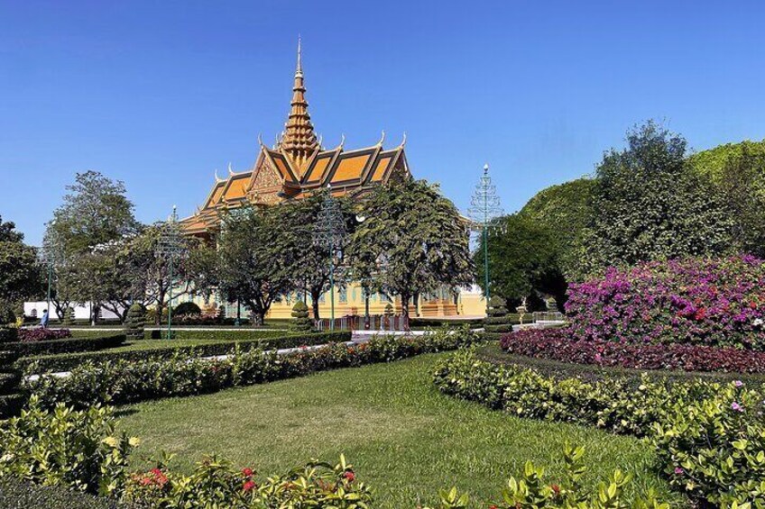 Private Shore Tour from Sihanoukville: Phnom Penh Discovery 2